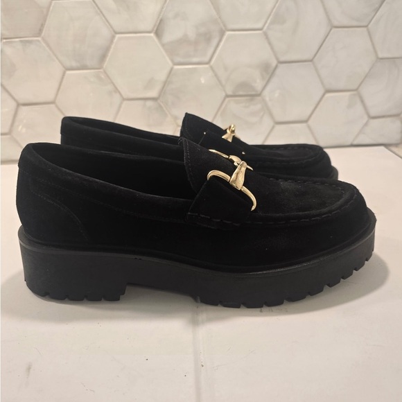 Rizzoli Woman’s Black Suede Slip On Loafers With Gold Buckle Size 6.5 - 39 - Picture 6 of 9